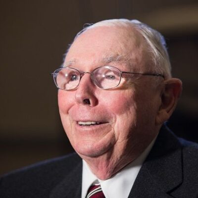 The Psychology of Human Misjudgment - Charlie Munger portrait - fallaciesoflogic.com